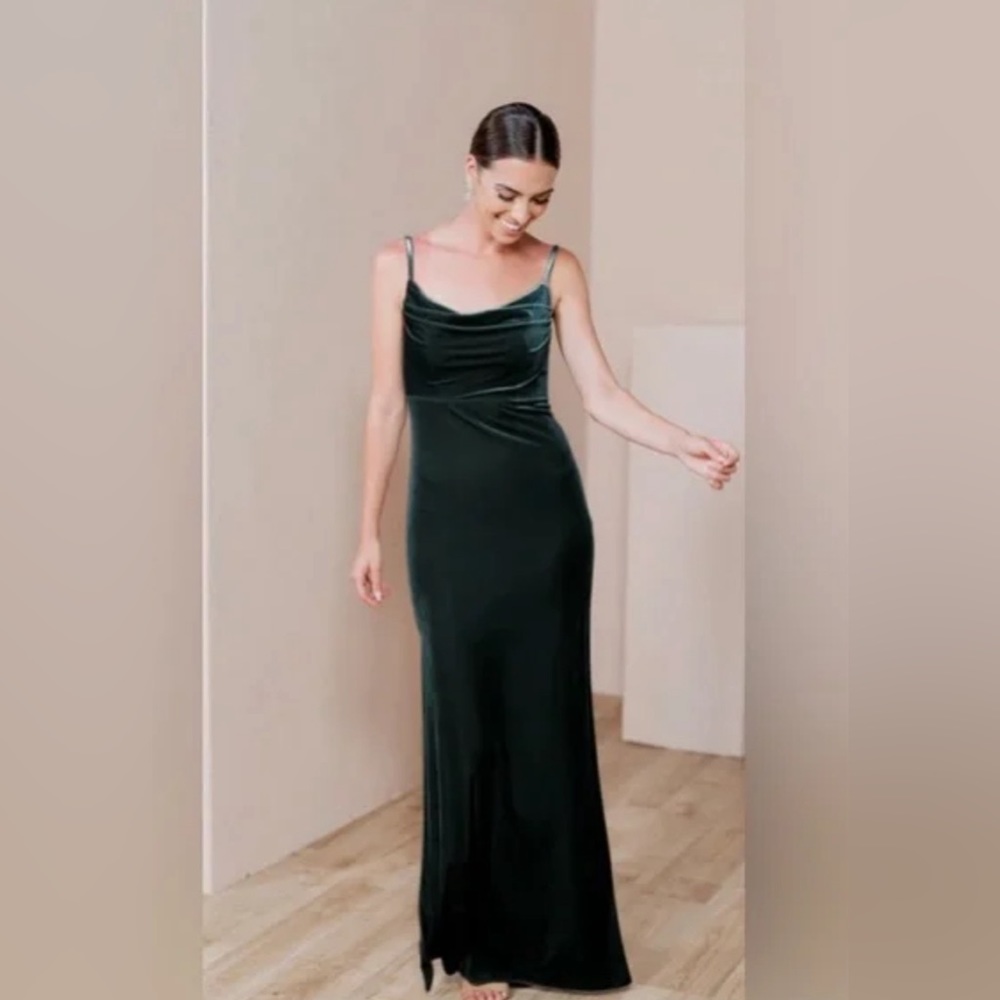 Revelry Skye Emerald Green Velvet Bridesmaid Dress 6 P (Petite)
